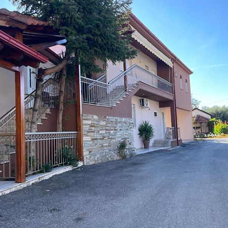 Voras Apartments Káto Loutrákion Екстериор снимка