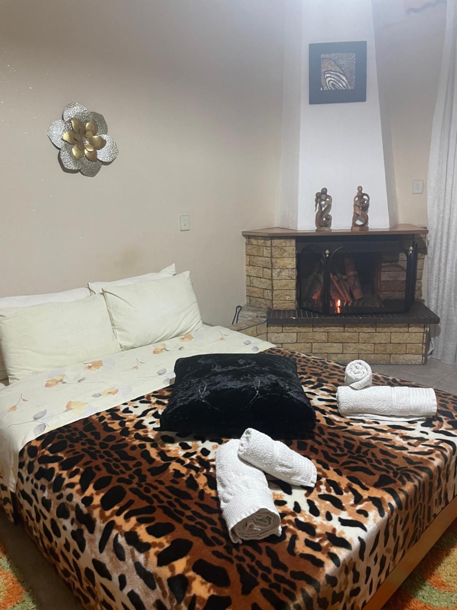 Voras Apartments Káto Loutrákion Екстериор снимка