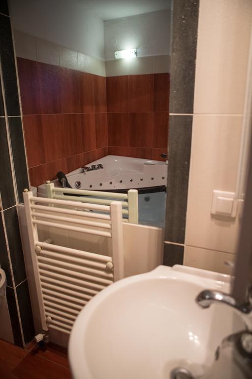 Voras Apartments Káto Loutrákion Екстериор снимка