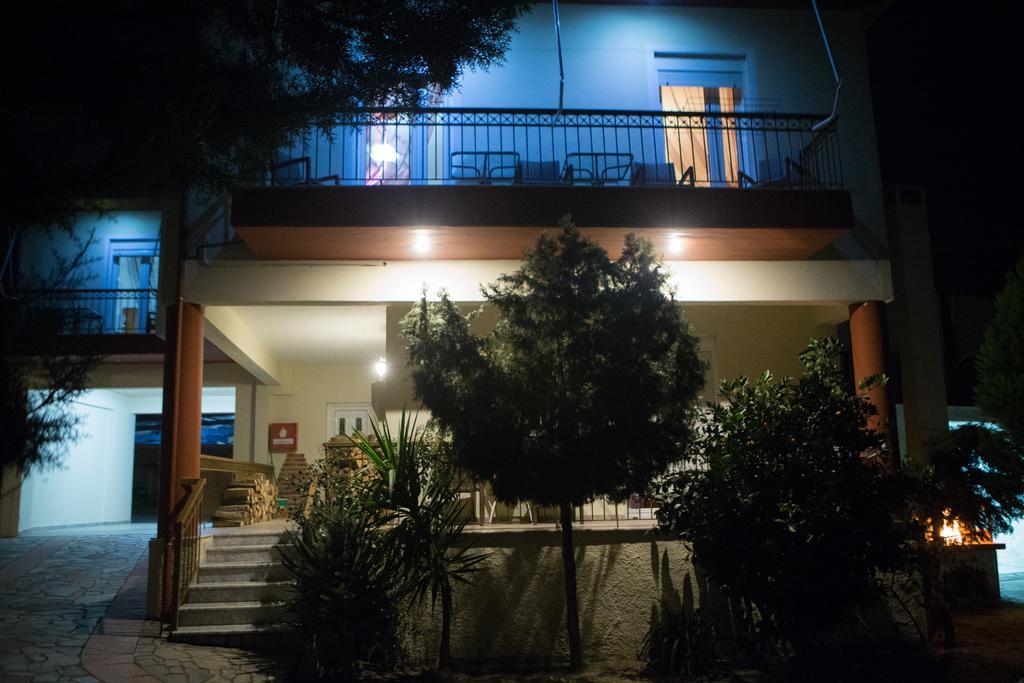 Voras Apartments Káto Loutrákion Екстериор снимка